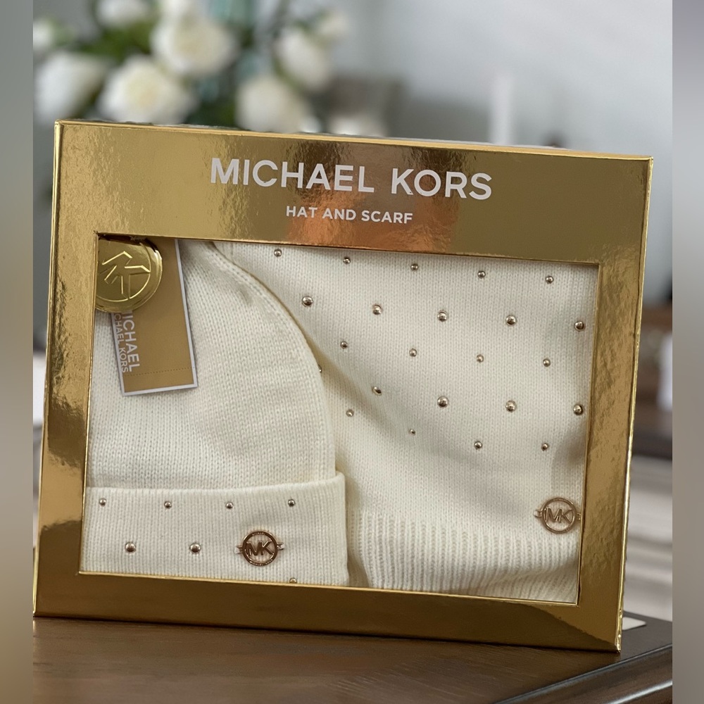Michael Kors Ivory Hat and Scarf